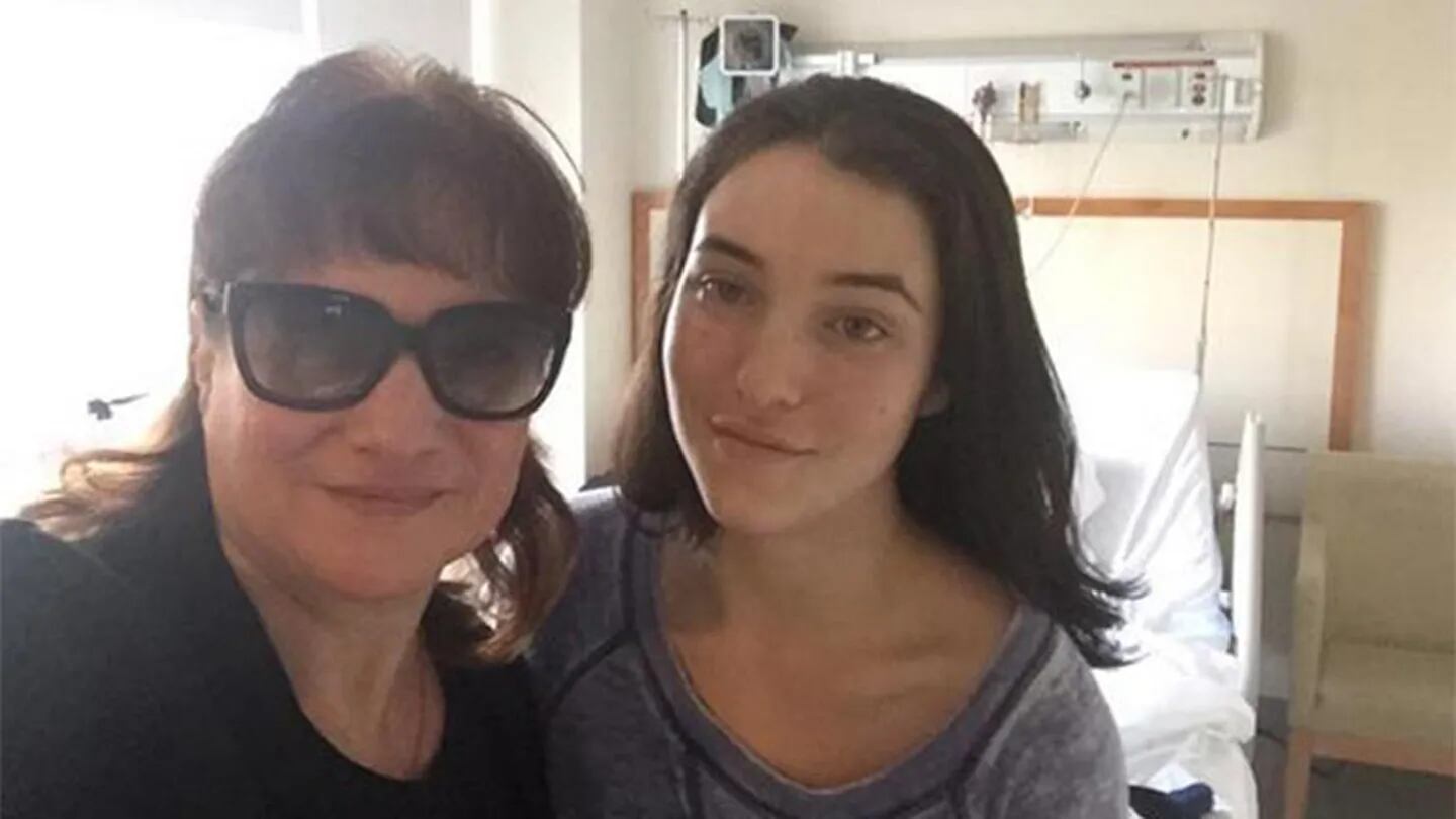 Lucía Galán, feliz por el alta de su hija tras sufrir apendicitis