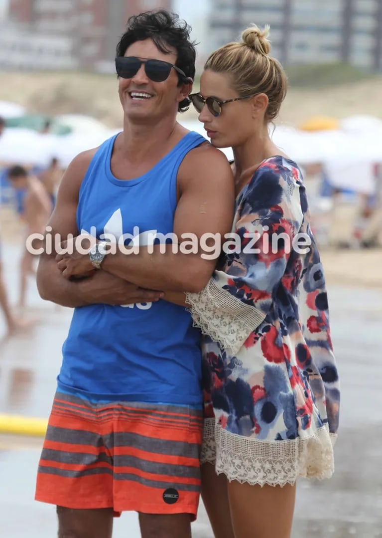Los días de playa, amor y familia de Sebastián Estevanez junto a Ivana Saccani en Punta