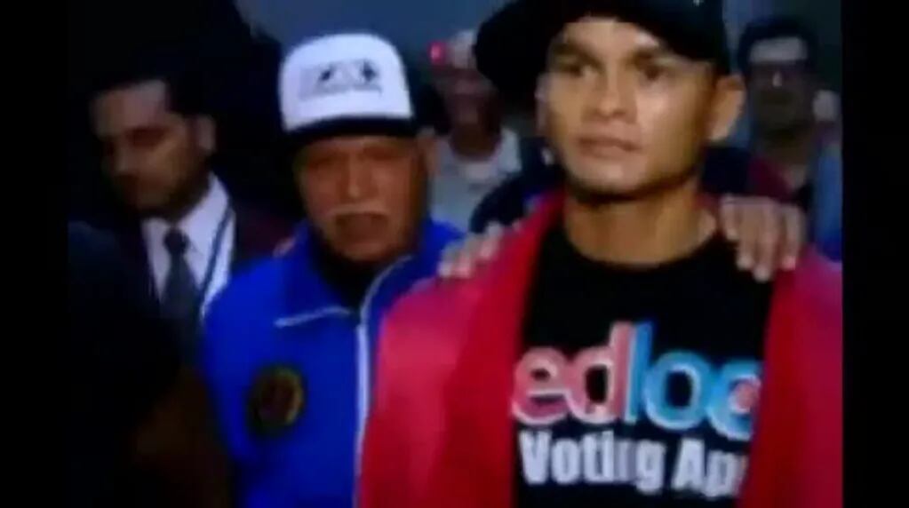 Video: El Chino Maidana se subió al ring escoltado por el Chaqueño Palavecino