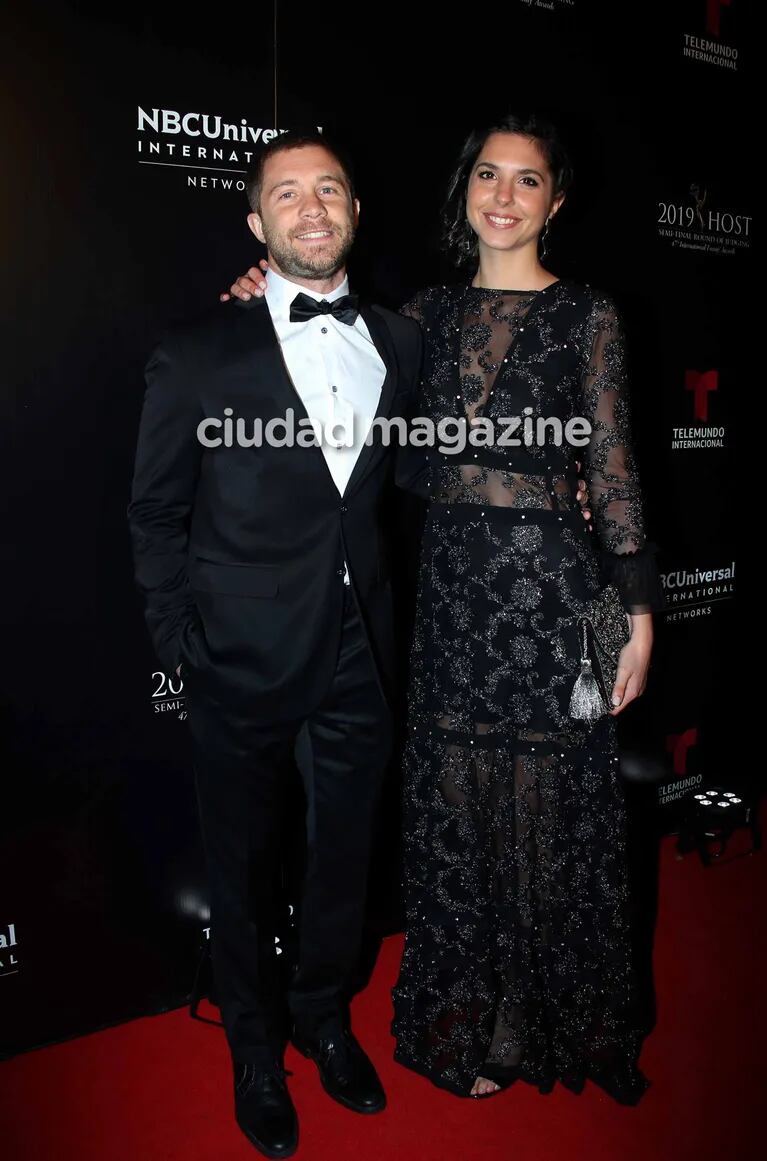  Nico Riera y su novia, en la Gala de votación de los Emmy Internacionales (Foto: Movilpress)