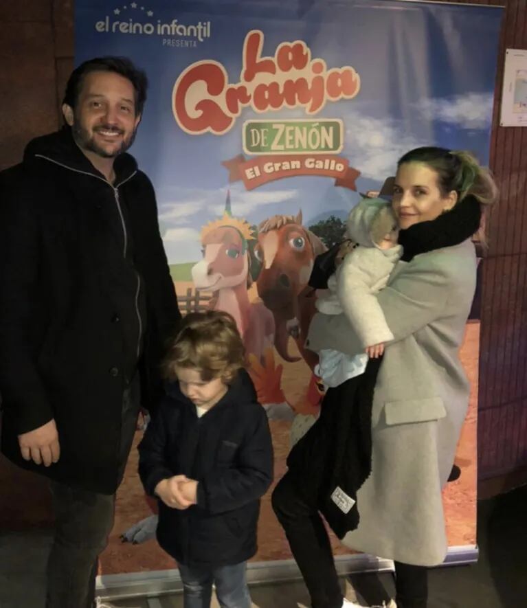 Sabrina Garciarena y Germán Paoloski disfrutaron de una salida en familia al teatro