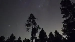 Las espectaculares imágenes del cielo nocturno captadas por este aficionado son increíbles