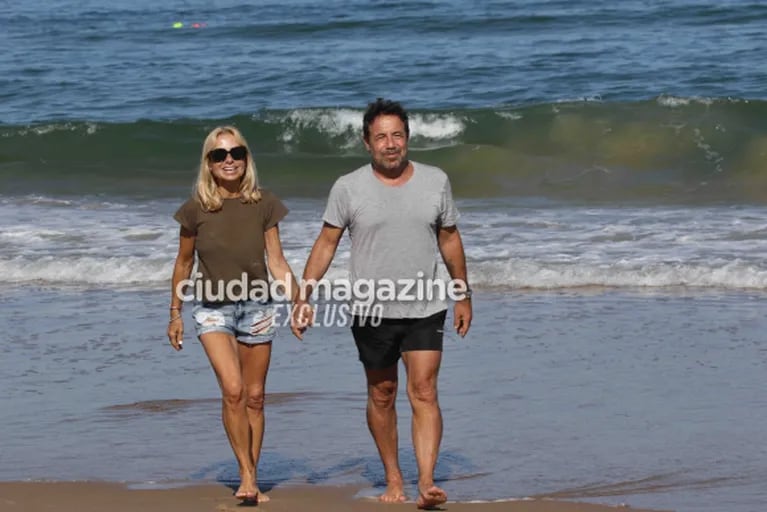 Las fotos de Ricky Sarkany y su esposa en Punta del Este: el primer verano de playa sin Sofía 
