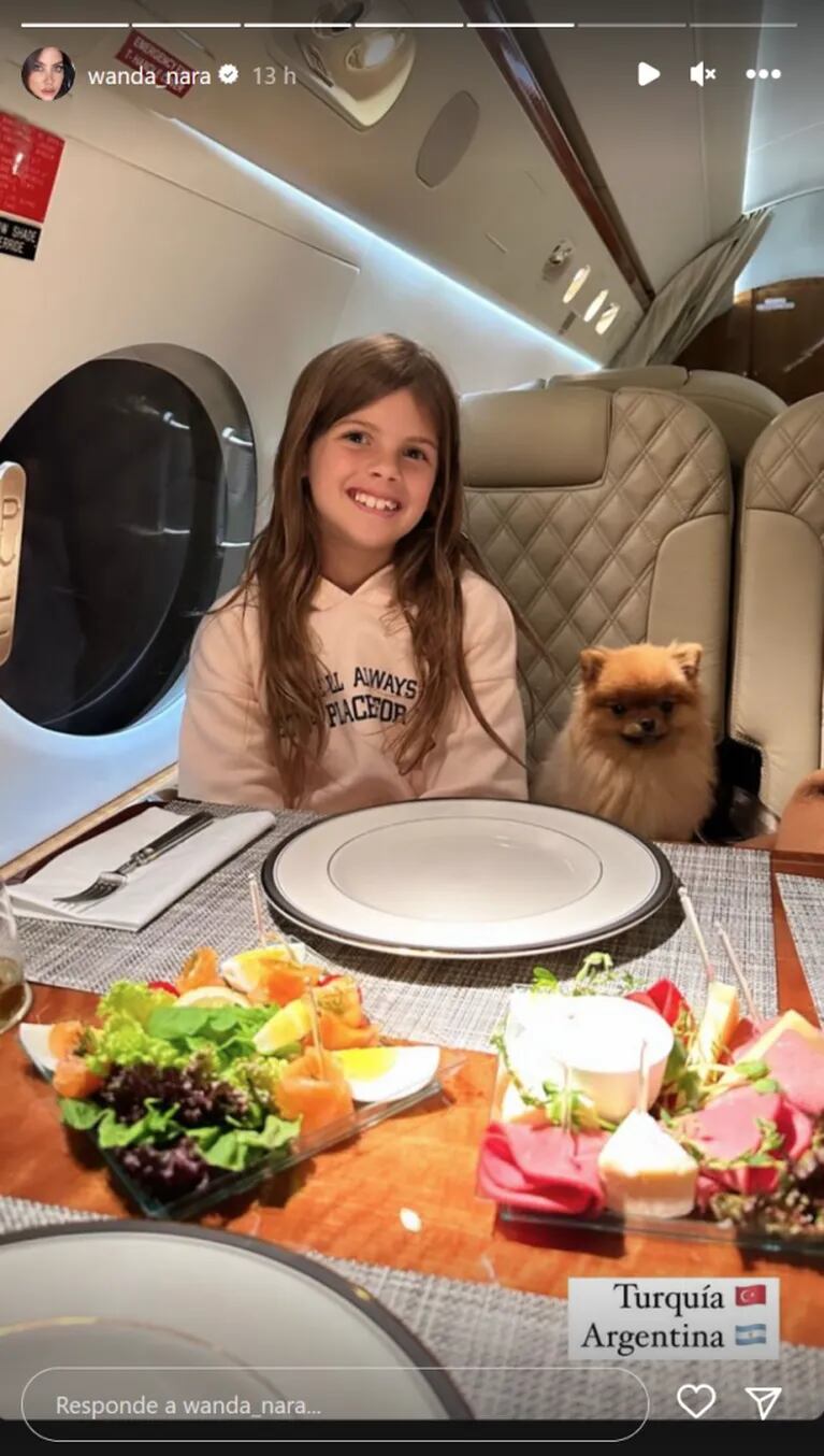 Las hijas de Wanda Nara y Mauro Icardi trasladaron a su mascota en un avión privado: las fotos