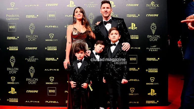 Lionel Messi y Antonela Roccuzzo y impactaron en la alfombra roja del Balón de Oro 2021