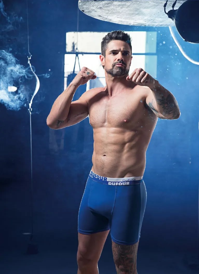 La campaña hot de Luciano Castro en boxer: sensualidad en el ring y abdominales de acero