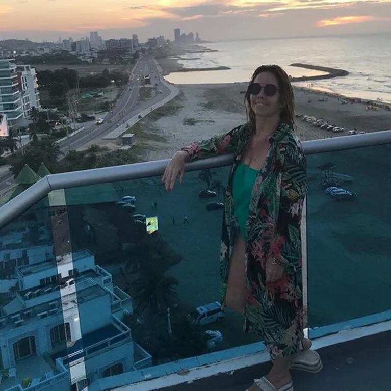 El álbum de las vacaciones de Pía Shaw en Colombia: ¡destape sexy en el mar!