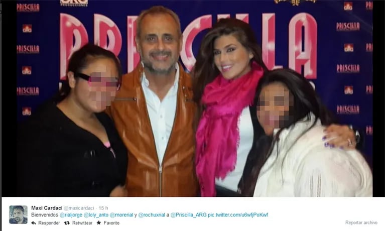 Jorge Rial fue con sus hijas y Mariana Antoniale a ver a Moria Casán al teatro (Foto: Twitter)