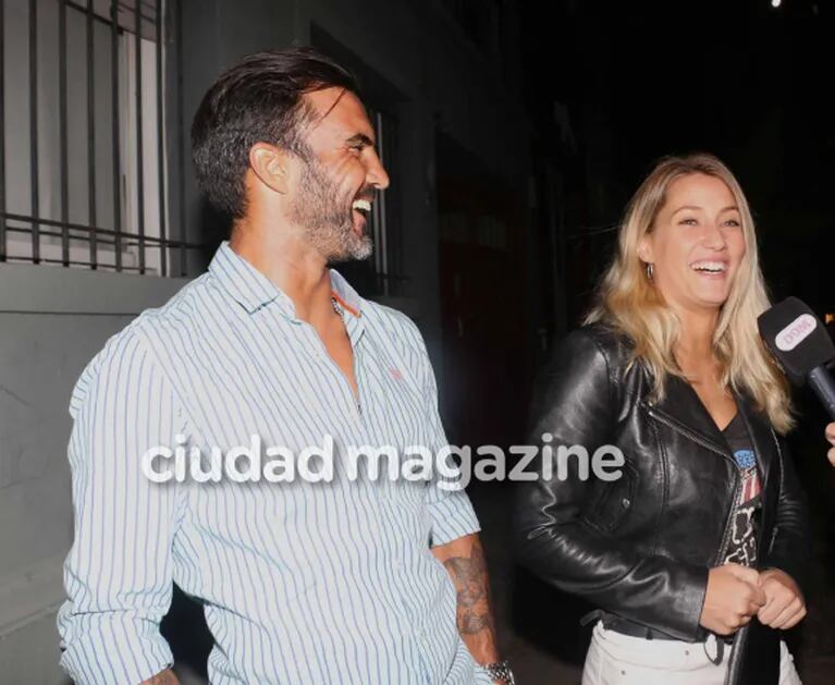 Fabián Cubero y Mica Viciconte ya no se esconden: mimos y muchas risas en la noche porteña