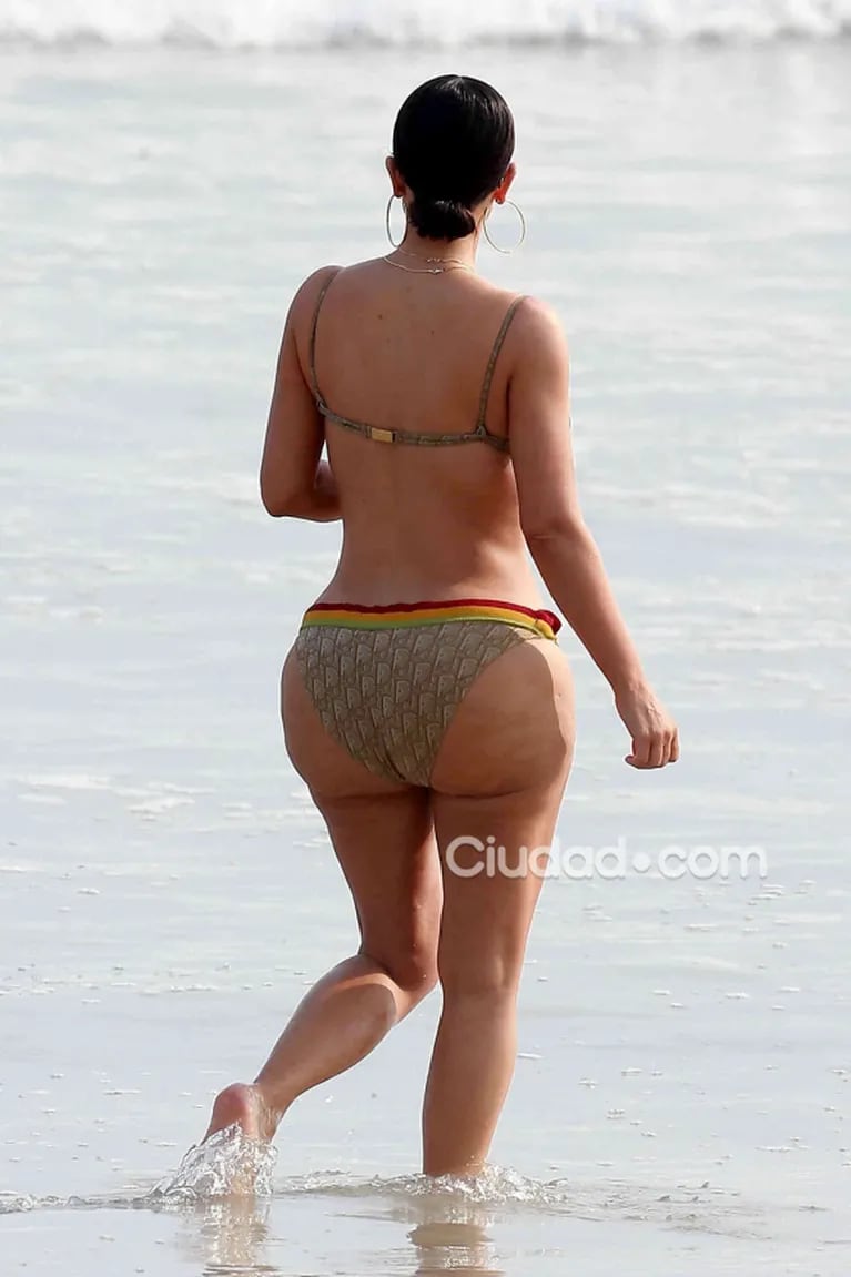 Kim Kardashian, sus fotos sin Photoshop en bikini en las playas de Tulum