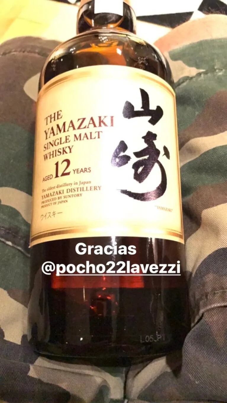 Marcelo Tinelli y el costosísimo whisky japonés que le regaló Pocho Lavezzi: la botella cuesta ¡4500 pesos!