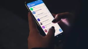 Un nuevo estilo de texto de Telegram oculta los spoilers en los mensajes