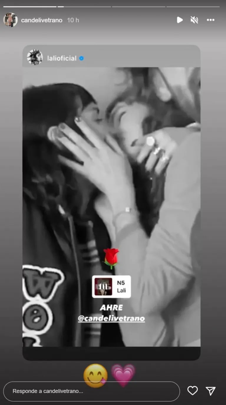 Lali Espósito compartió una divertida foto besándose con Cande Vetrano
