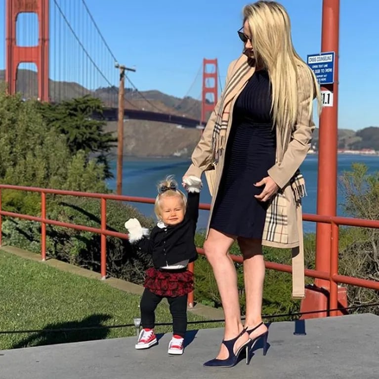 Luciana Salazar y su hija Matilda, de vacaciones en San Francisco: elegante look frente al puente Golden Gate