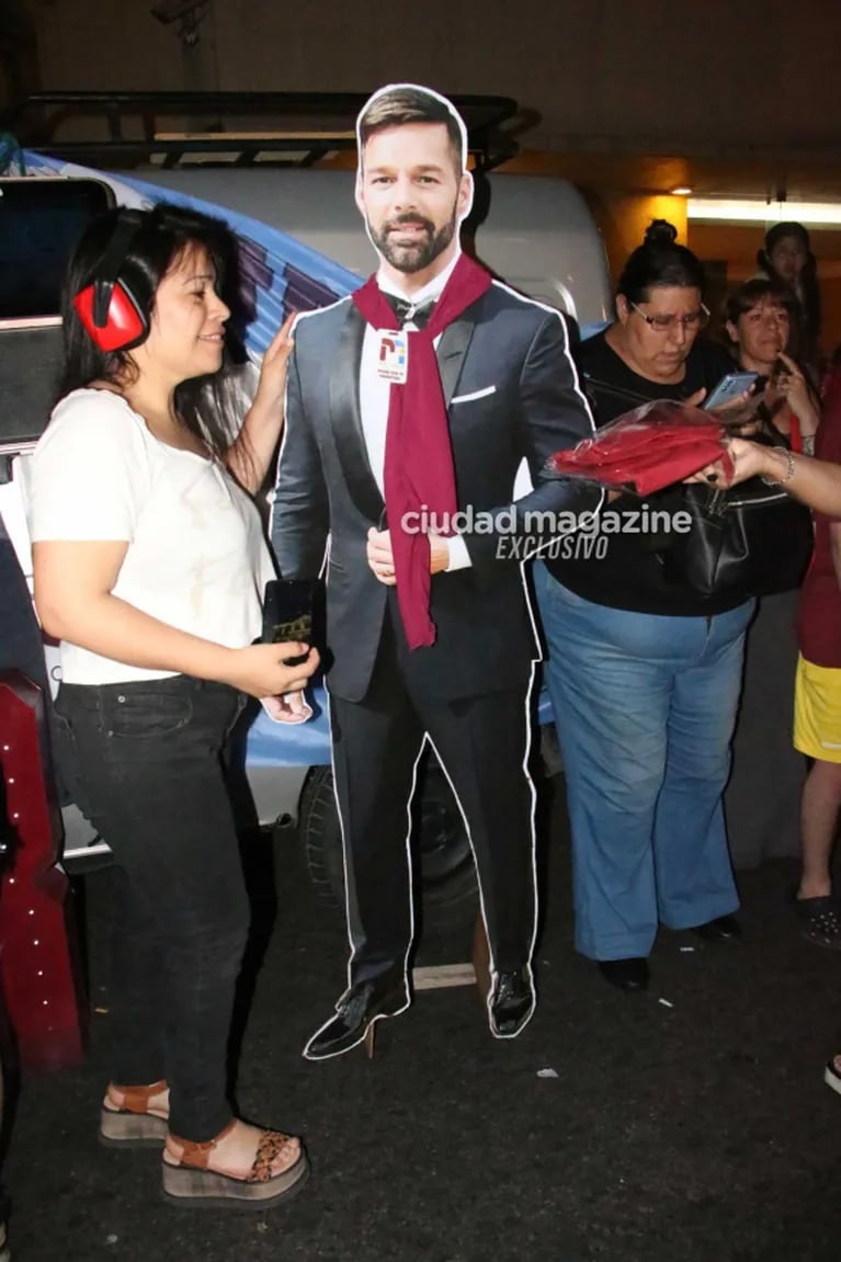 Ricky Martin en Argentina: las fotos del saludo del cantante a los fans que se acercaron a verlo