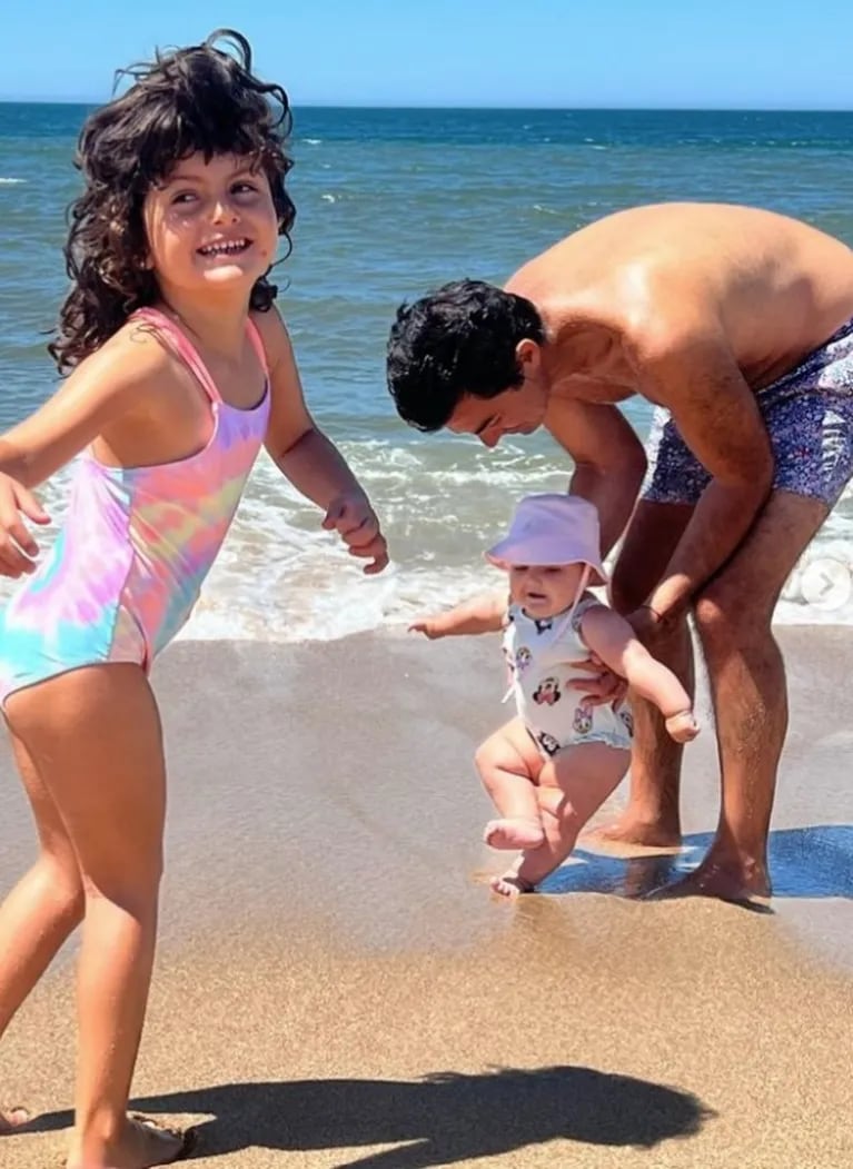 Isabel Macedo posteó nuevas fotos de su hija Julia Urtubey en la playa 