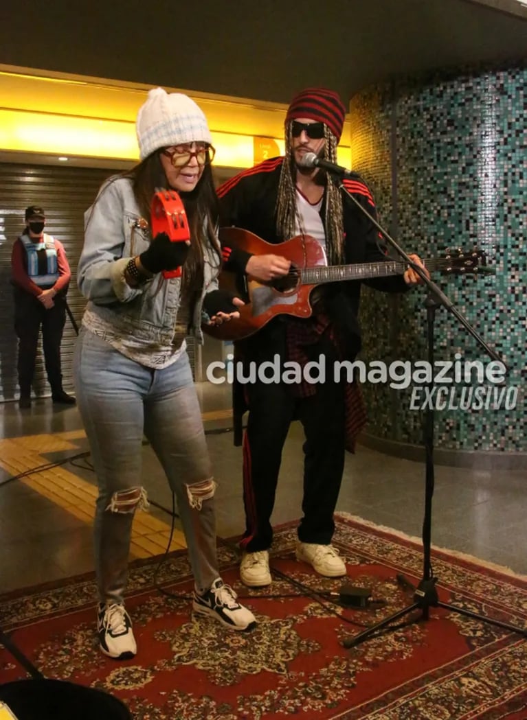 Susana Giménez y Sebastián Yatra revolucionaron el subte: aparecieron disfrazados de músicos callejeros y sorprendieron con un show