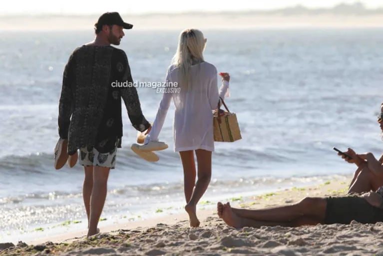 Las fotos de Valentina Zenere junto a su novio español en las playas de Punta: amor y relax frente al mar