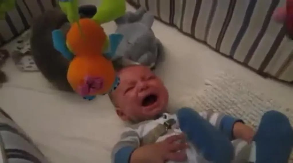 El bebé que deja de llorar cuando escucha la música de Star Wars
