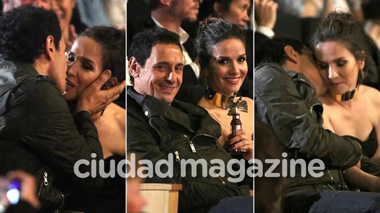 ¡Mimos en la platea! Natalia Oreiro y Ricardo Mollo, súper enamorados en los Premios Cóndor. (Foto: Movilpress)