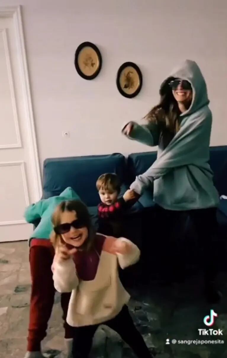 China Suárez compartió un divertido video en TikTok rapeando con sus hijos