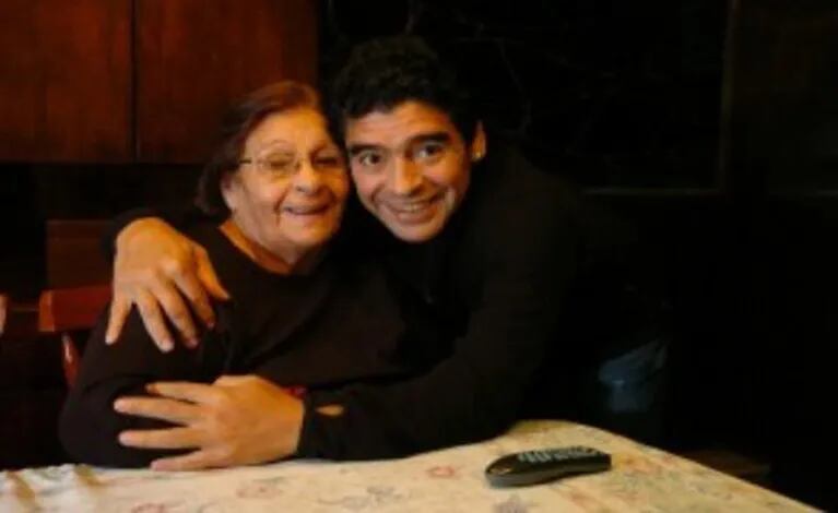 Diego Maradona y Doña Tota en tiempos más felices (Foto: Web). 