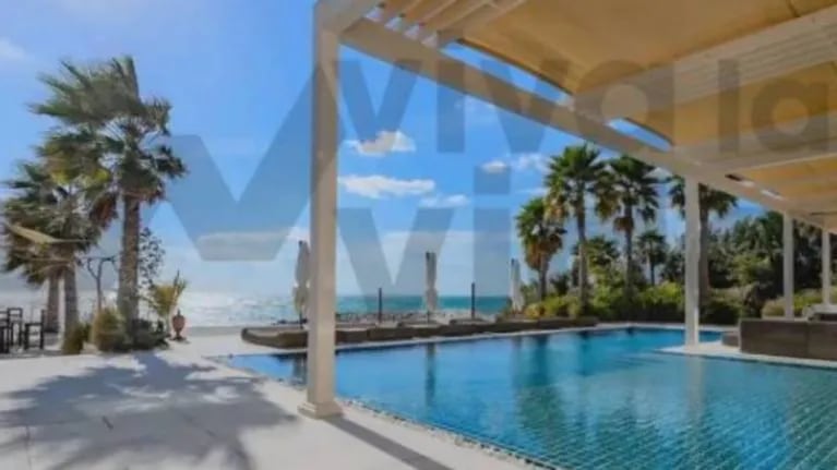 Así vive el rey Juan Carlos en Abu Dabi: las fotos de su mansión de lujo en una isla exclusiva