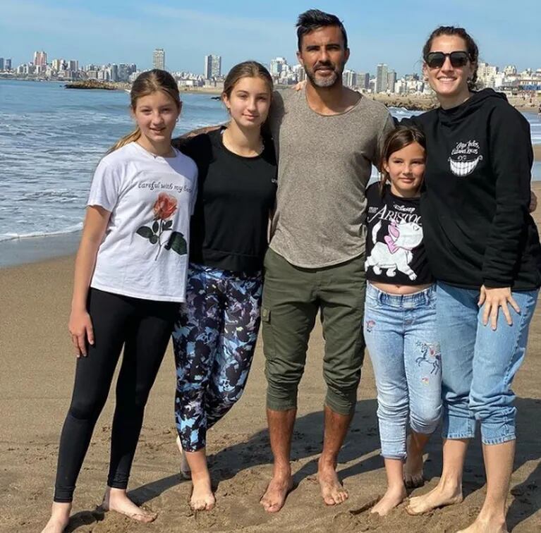 Mica Viciconte y Fabián Cubero con sus hijas, tras el acuerdo con Nicole Neumann, de vacaciones: "Finde feliz en La Feliz"