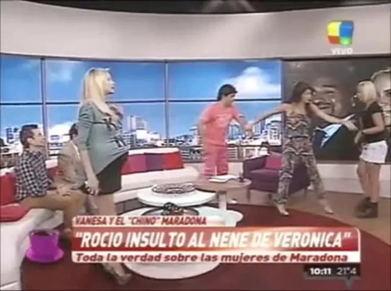 TV bizarra: la recreación del cachetazo de la mujer del Chino Maradona a Rocío Oliva