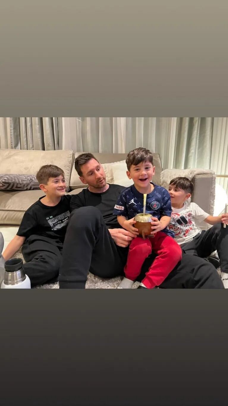 La postal familiar más argentina de Lionel Messi junto a Thiago, Mateo y Ciro: "Con ellos"