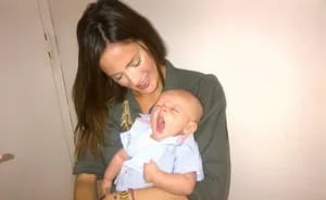 Paula Chaves "practicó" a ser mamá con el bebé de una amiga. (Foto: Twitter de Paula Chaves)