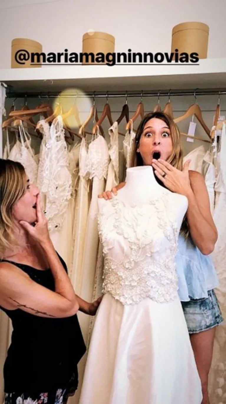 Florencia Bertotti habló del rumor de boda tras sus posteos con un vestido de novia: "¡Sigo sin papeles, pero feliz! Fui a darle una mano a mi prima diseñadora"