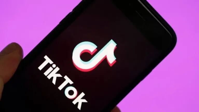 TikTok prepara una función con IA que permitirá clonar voces en tiempo récord
