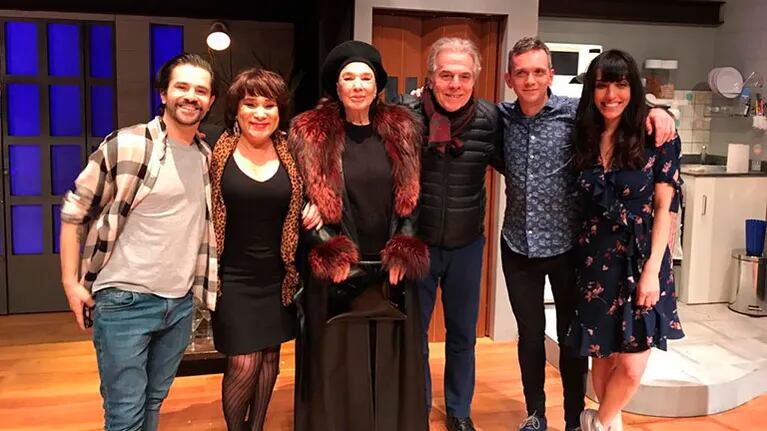 La noche de teatro de Graciela Borges: visitó a sus queridos colegas de No a la guita