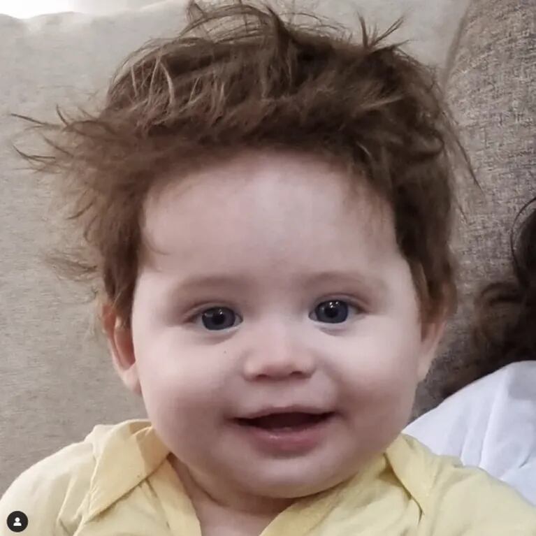 Alberto Cormillot compartió una divertida foto de su hijito de siete meses: "Que la vida nos despeine"