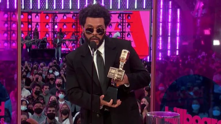 The Weeknd se tomó revancha de los Grammy al consagrarse en los Premios Billboard