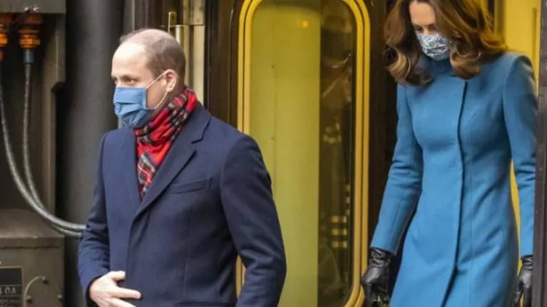 El príncipe Guillermo y Kate Middleton generan polémica por ¿saltarse? las restricciones del Covid