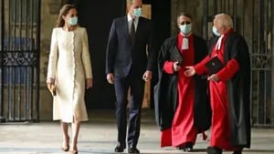 Kate Middleton se viste de blanco para visitar el lugar en el que se casó con el príncipe Guillermo