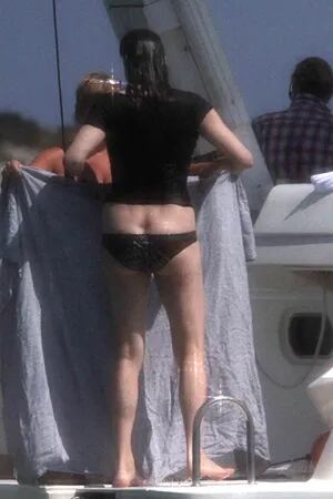 Liv Tyler se arrojó al mar y se le vio la cola  (Foto: Grosby Group)