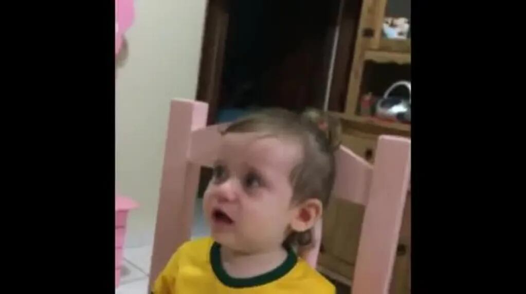 Neymar: el llanto desconsolado de una nena por la lesión del delantero