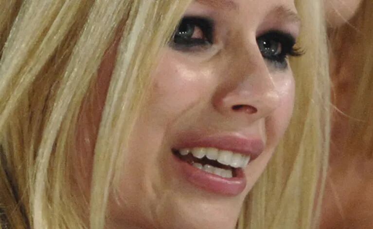 Avril Lavigne, agredida por una patota de cinco personas. (Foto: Web)
