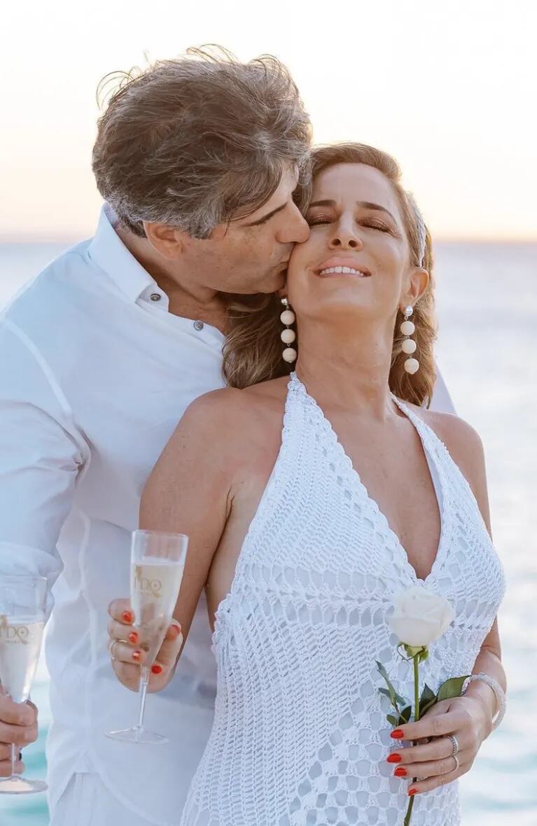 Sandra Borghi renovó sus votos con su marido en el Caribe: “Me derretí y lo volví a elegir”