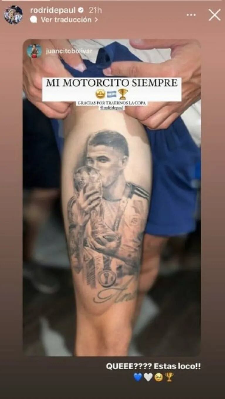 Un fan se tatuó a Rodrigo de Paul besando la Copa Mundial: la reacción del futbolista