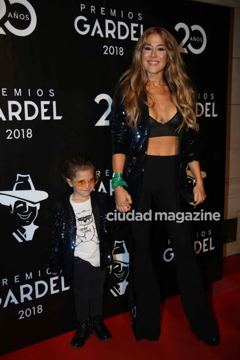 Momo, el hijo de Jimena Barón, mega canchero en los Premios Gardel: ¡un mini rock star!