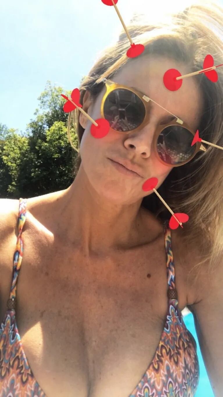 ¡Diosa a los 51 años! Flavia Palmiero, súper sexy en traje de baño: "¡Un poco de sol y a cuidarse!"