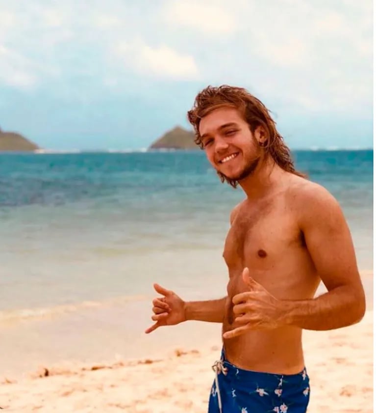 Las paradisíacas vacaciones de Franco Masini en Hawaii: look relajado y cabellera al viento