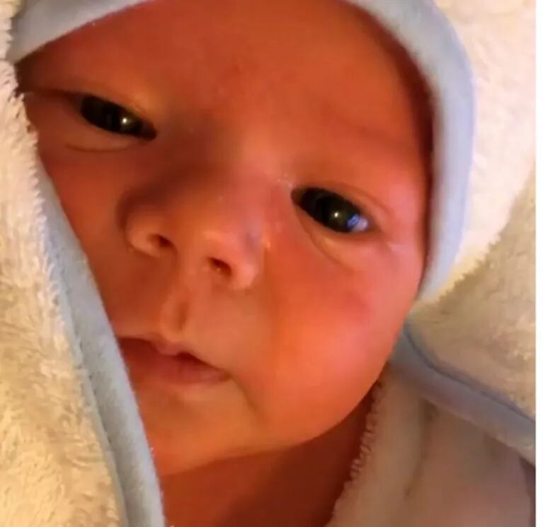 Flavio Mendoza y un video súper tierno de su hijo tras darle un baño: "Mi bebé hermoso"