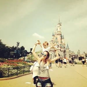Chechu Bonelli y su hija Lupe disfrutando de Eurodisney (Fotos: Instagram). 