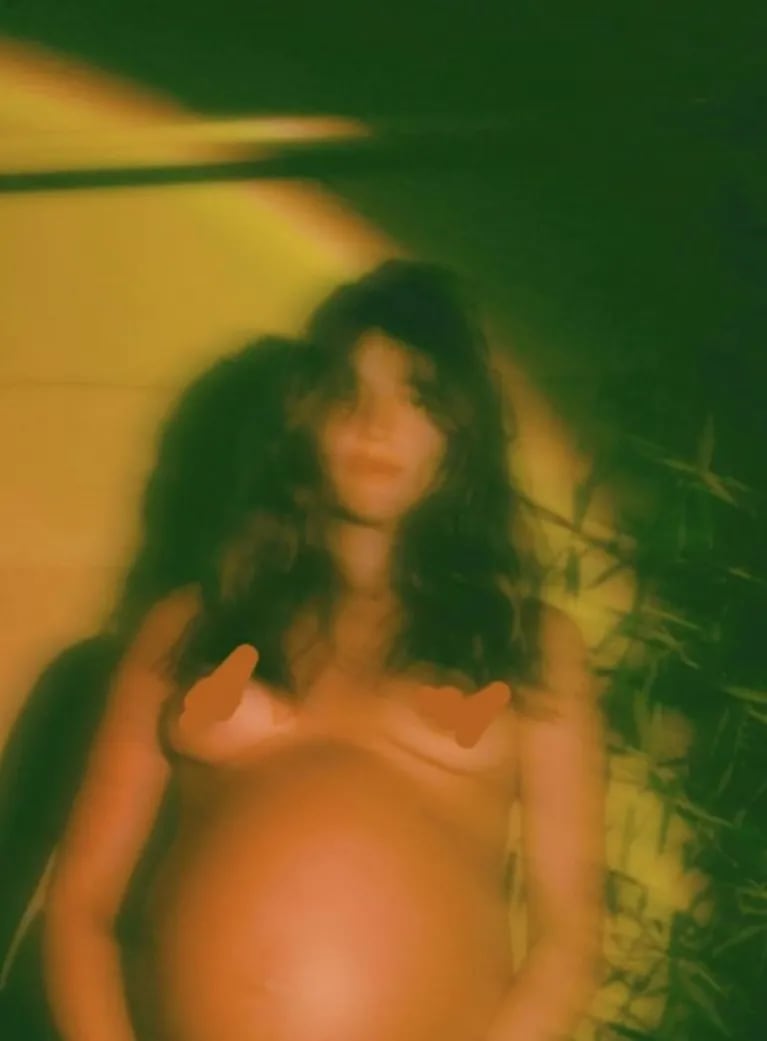 Calu Rivero mostró emocionada su enorme panza de embarazada: "Sabemos parir"