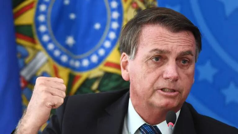 Jair Bolsonaro dice que las cuarentenas son un capricho y las vincula con la cobardía